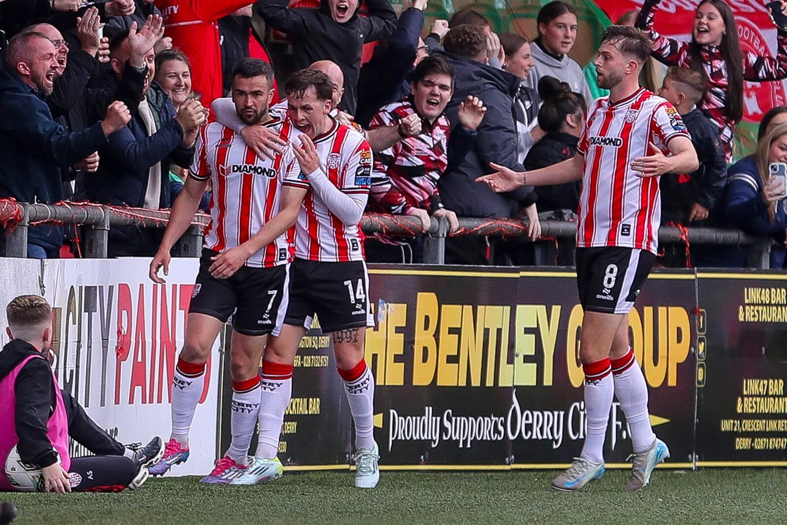 nteri-siti-gkalgoyei-gioyn-130625