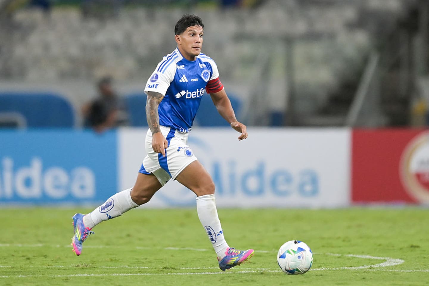 kroyzeiro-gkremio-140725