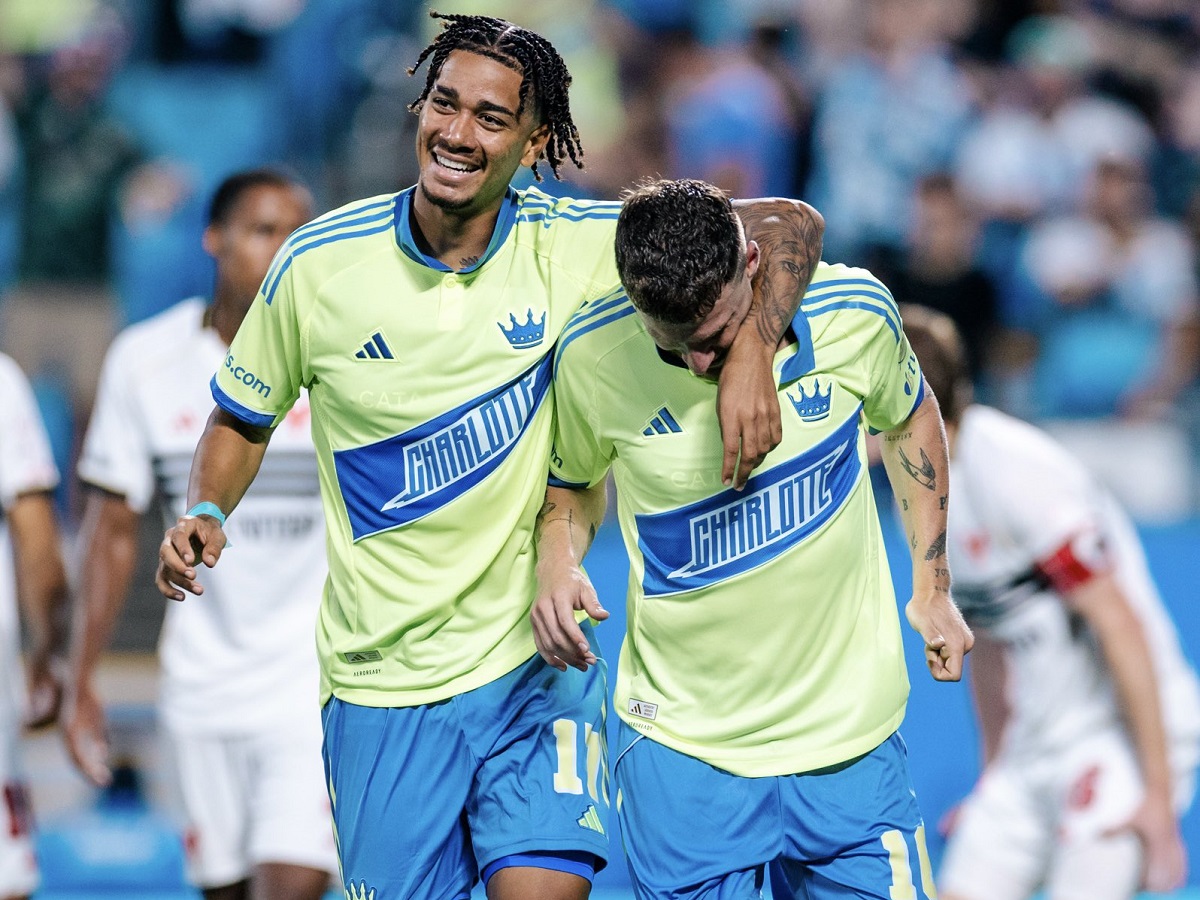 sarlot-toronto-270725