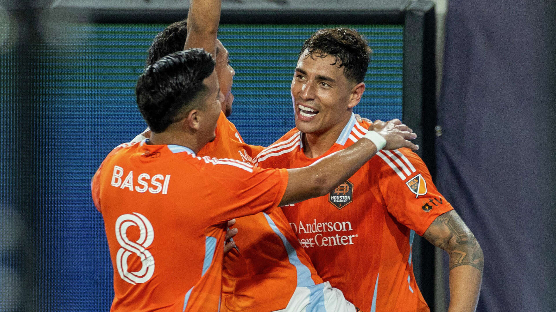 xioyston-ntainamo-masatlan-020825