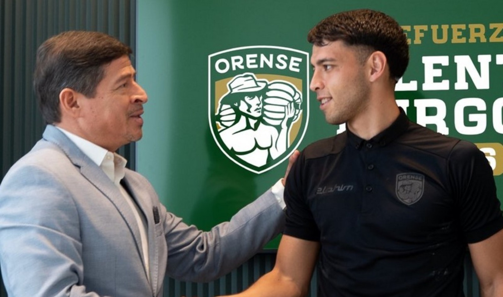 Κερνάει… μπανάνα!