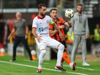 Ούνα Στράσεν - Νταντί Γιουνάιτεντ