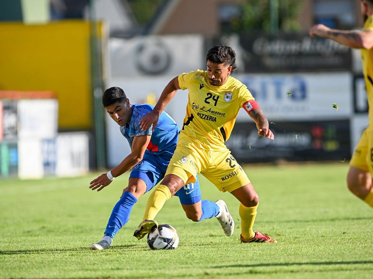 athletik-klamp-eskalntes-ntinamo-tiranon-240725