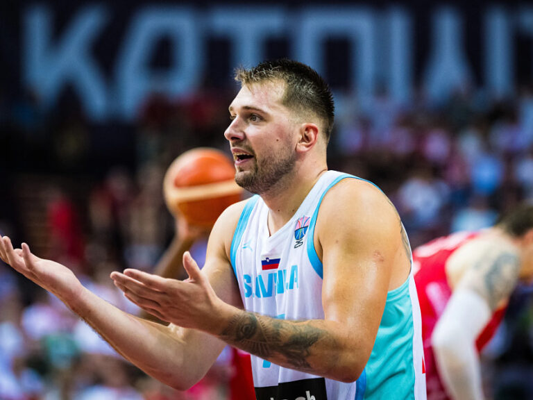 σπαθιά-να-καταπιεί-403472