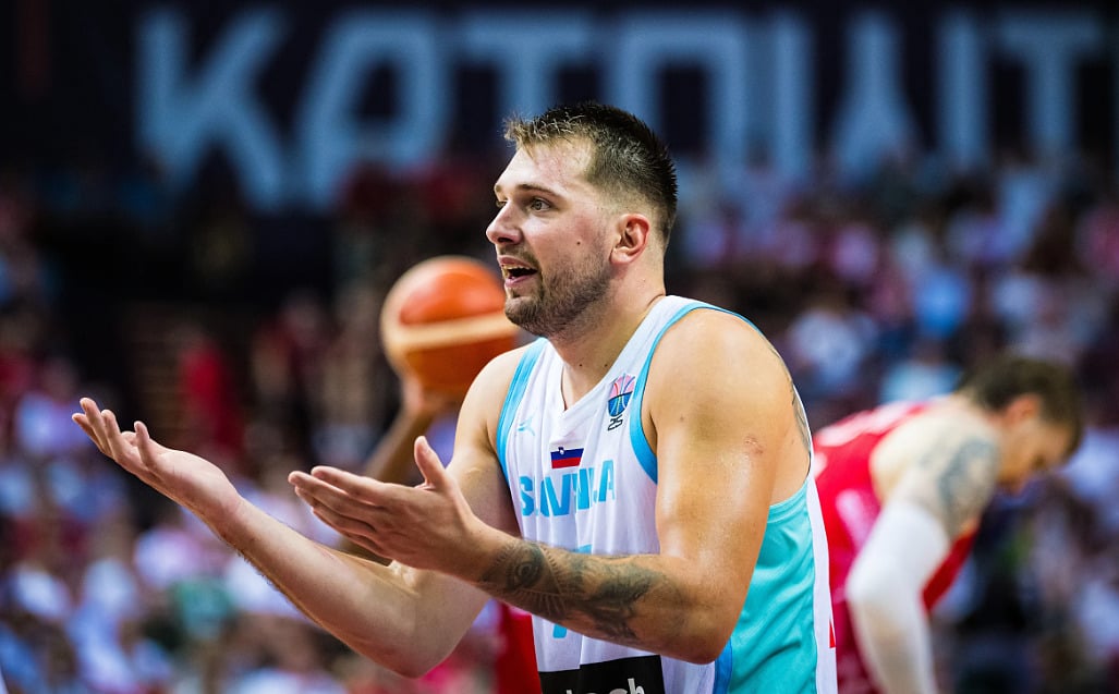 Σπαθιά να καταπιεί;