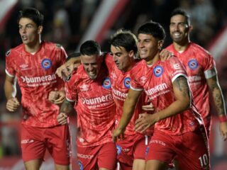 Αρχεντίνος Τζούνιορς - Ουνιόν