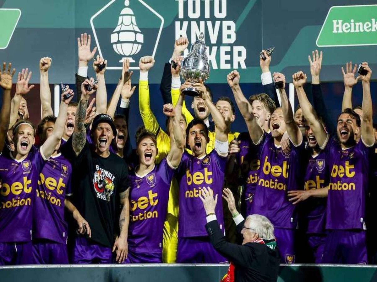 Γκόου Άχεντ Ιγκλς