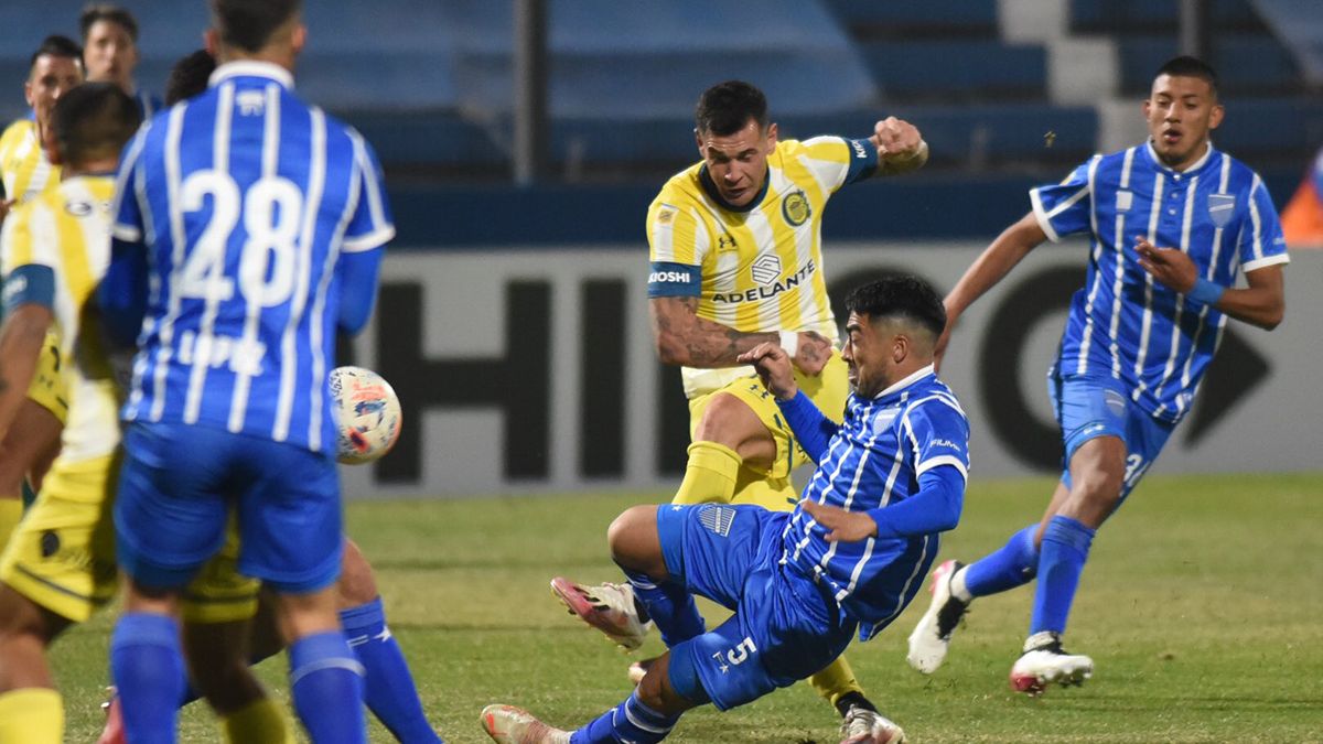 rozario-sentral-nteportivo-riestra-170825