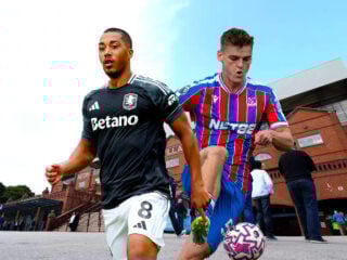 Άστον Βίλα - Κρίσταλ Πάλας