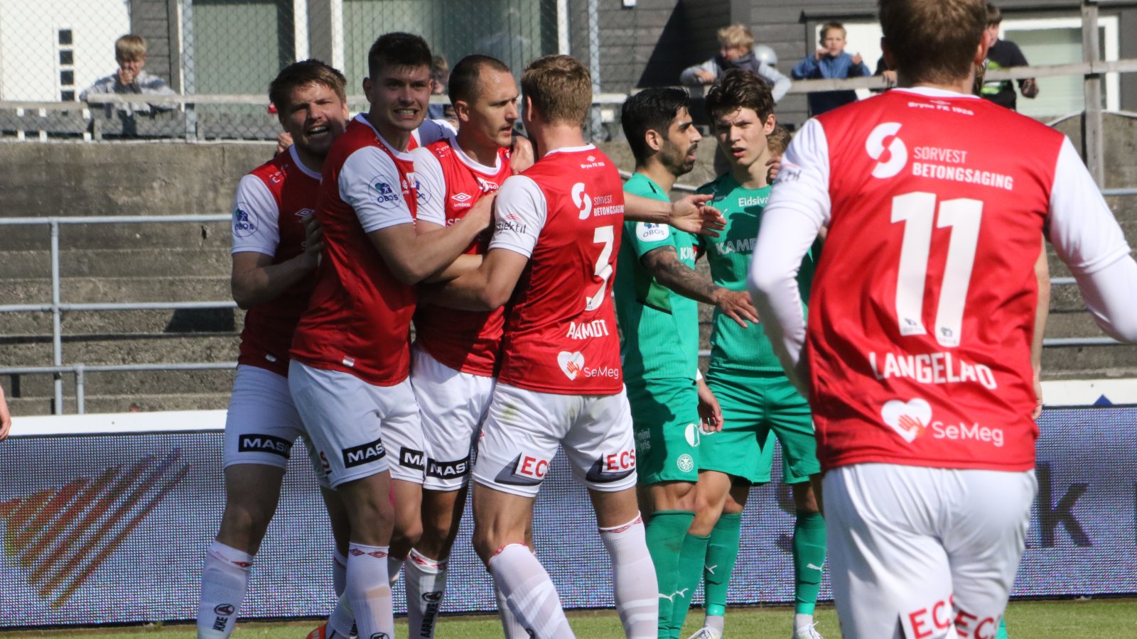 xam-kam-mprine-170825