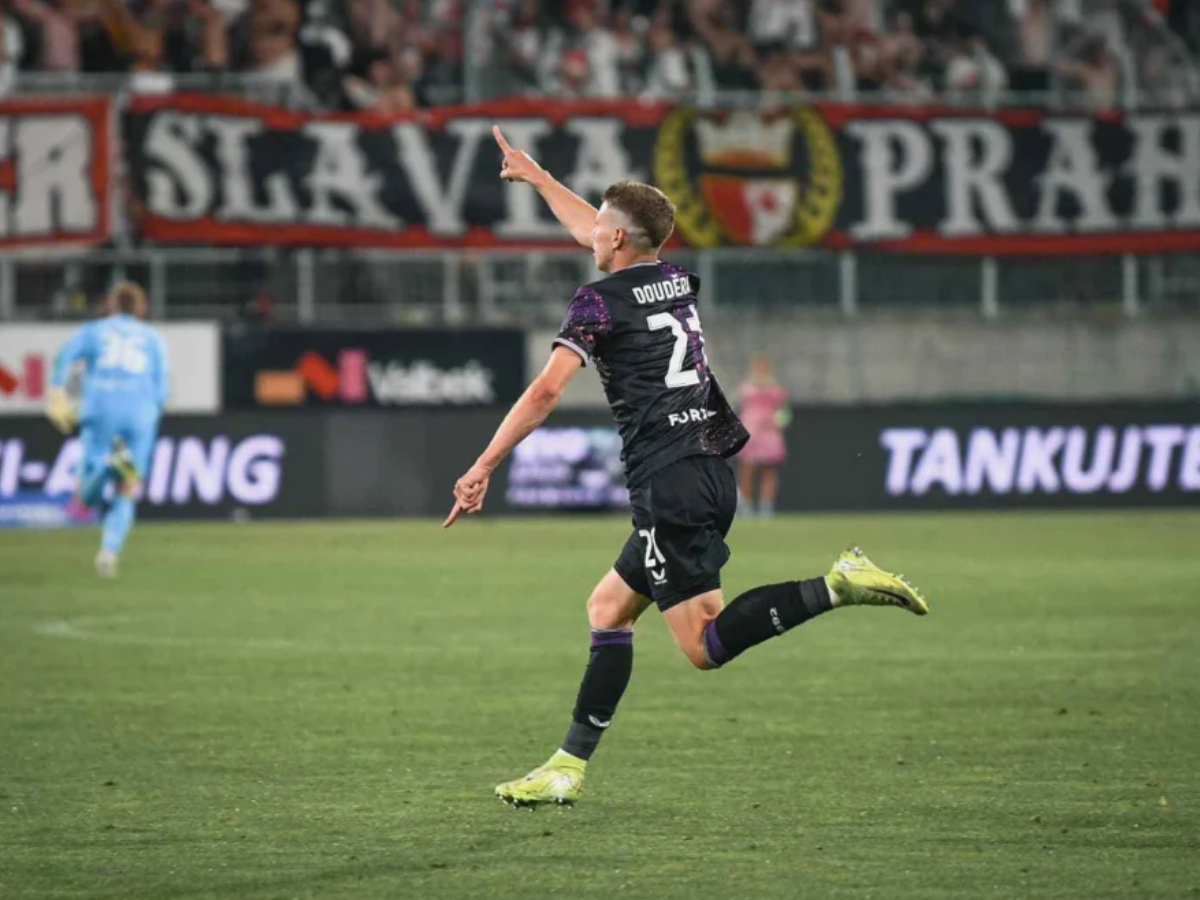 slavia-pragas-parntoympitse-230825