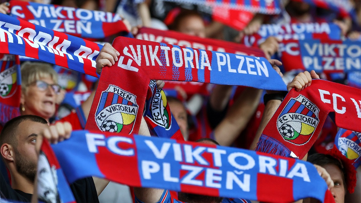 Προγνωστικά Ρέιντζερς – Βικτόρια Πλζεν: Η Βικτόρια δεν θα μείνει άσφαιρη στο «Άιμπροξ»