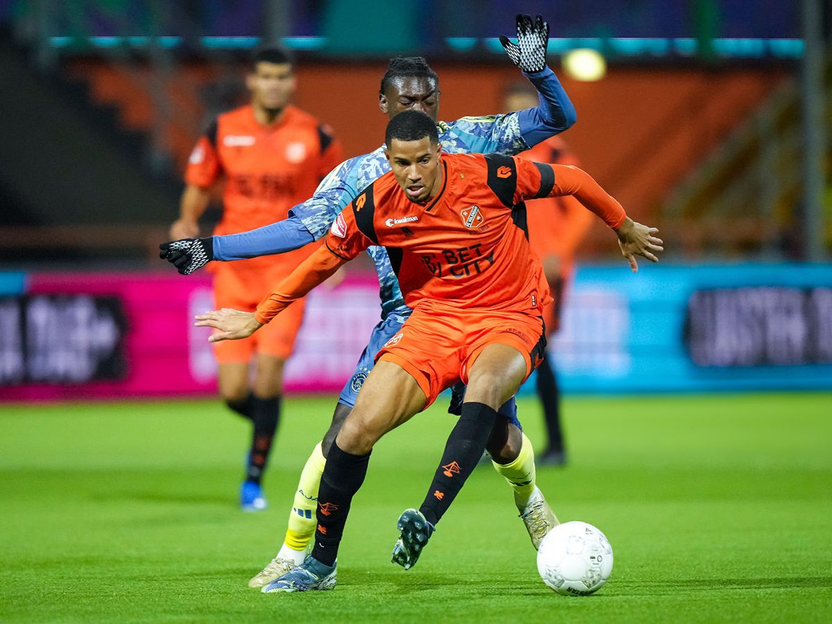 folentam-agiaks-300825