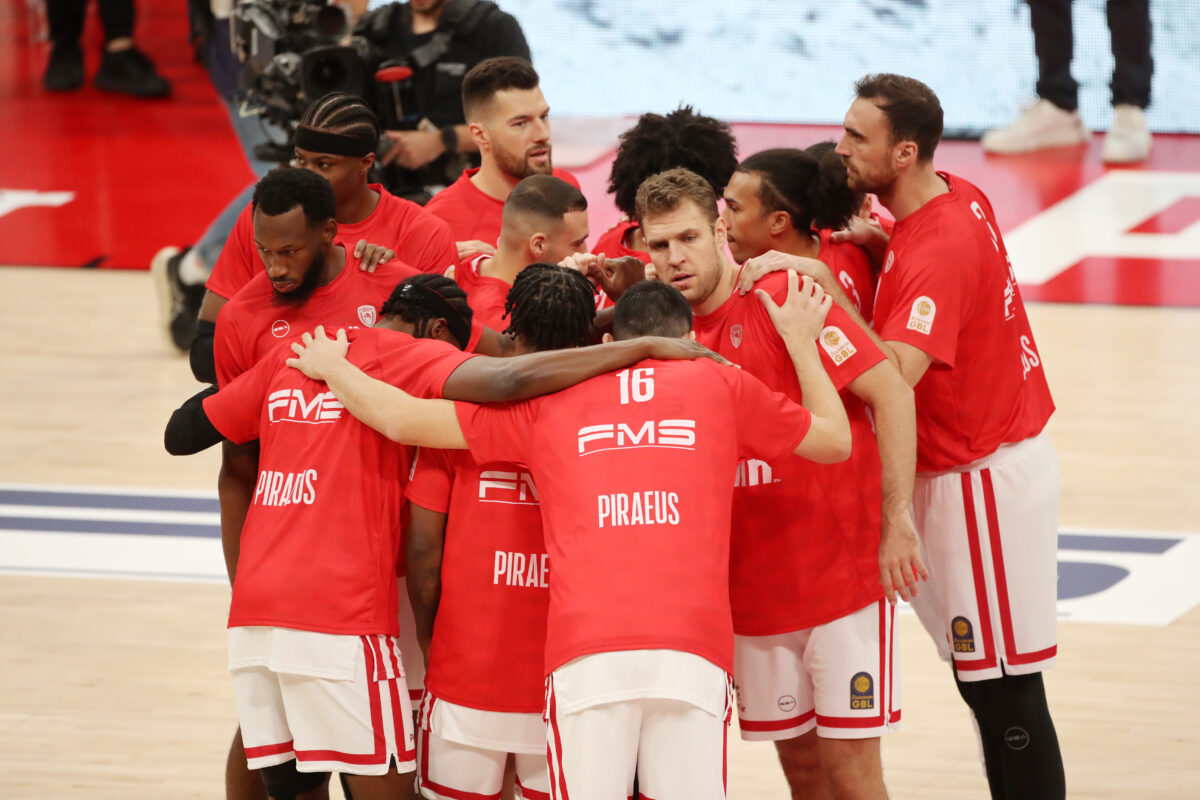 To Ολυμπιακός – Εφές στο σαλόνι σου με δώρο* 1 μήνα Novasports από τη Novibet!