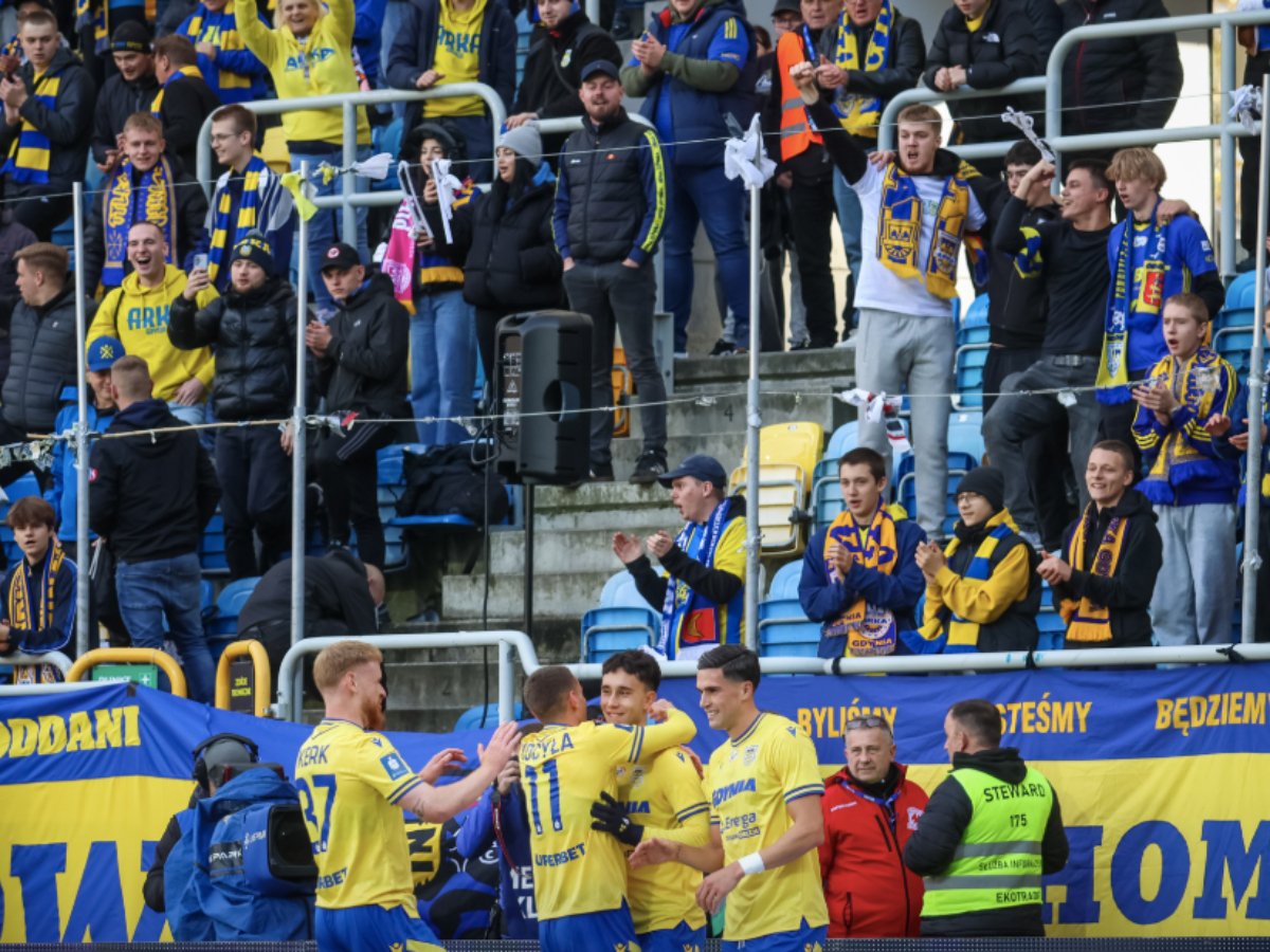 Άρκα Γκντίνια - Γκόρνικ Ζάμπζε