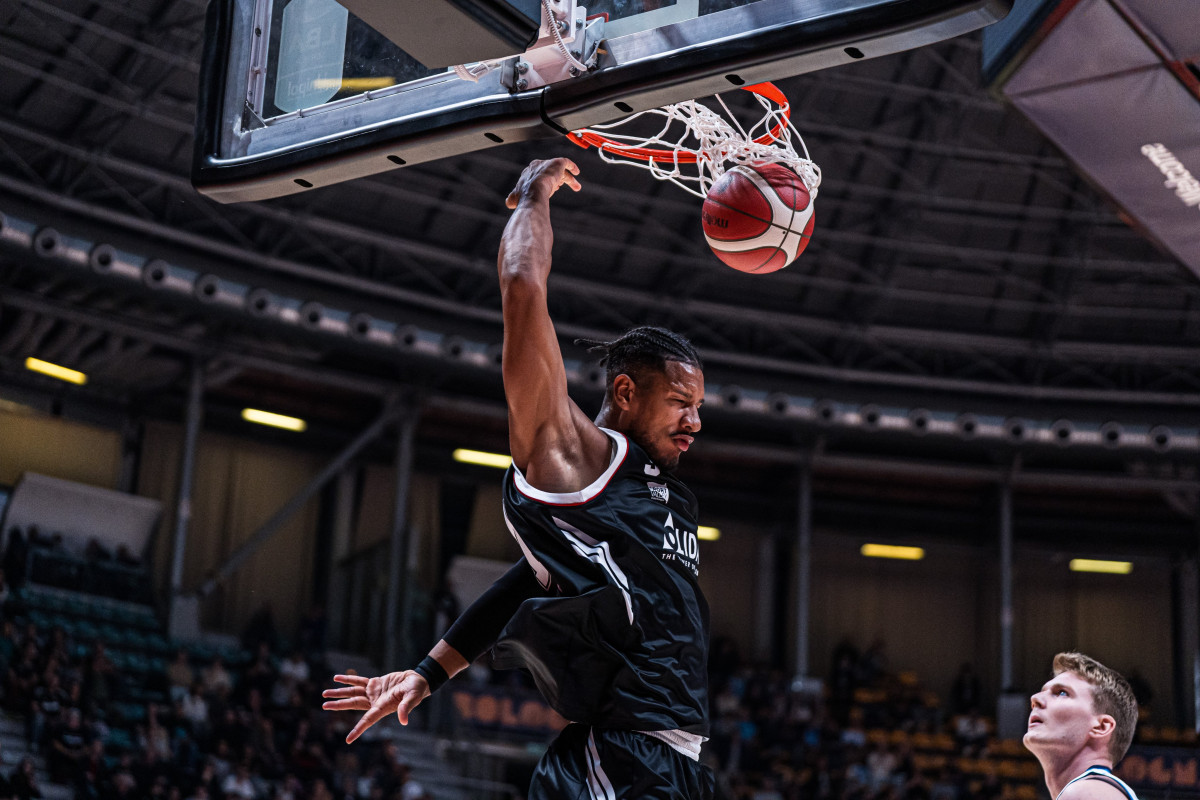 Βίρτους Μπολόνια μπάσκετ