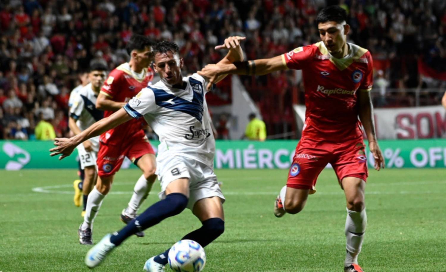 Βελέζ Σάρσφιλντ - Αρχεντίνος Τζούνιορς