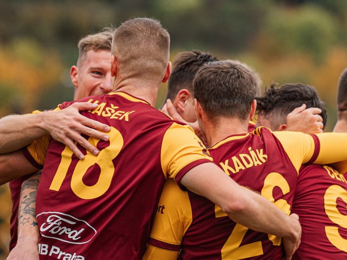 Ντούκλα Πράγας - Μλάντα Μπόλεσλαβ