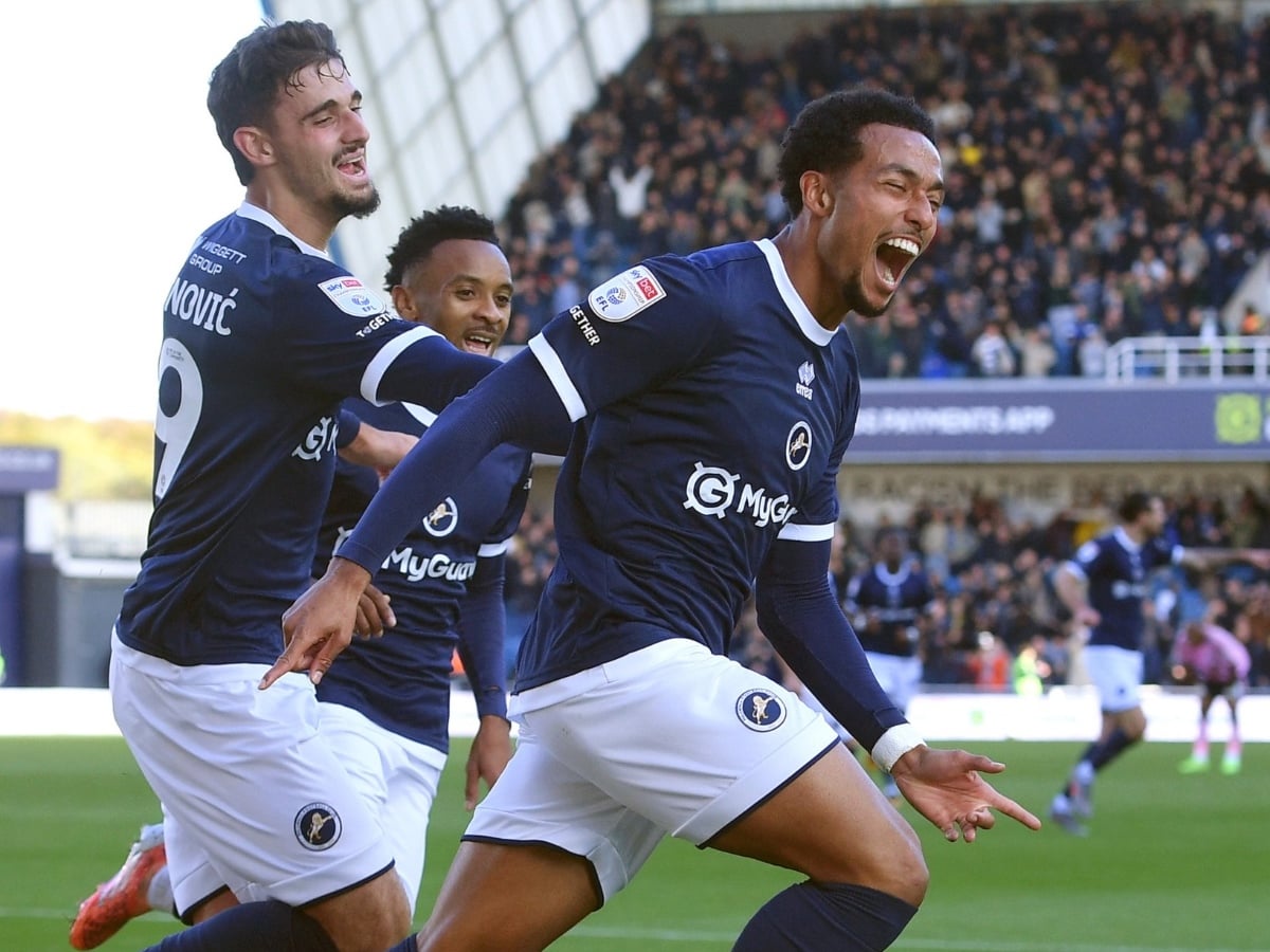 Μίλγουολ - Σέφιλντ Γουένσντεϊ