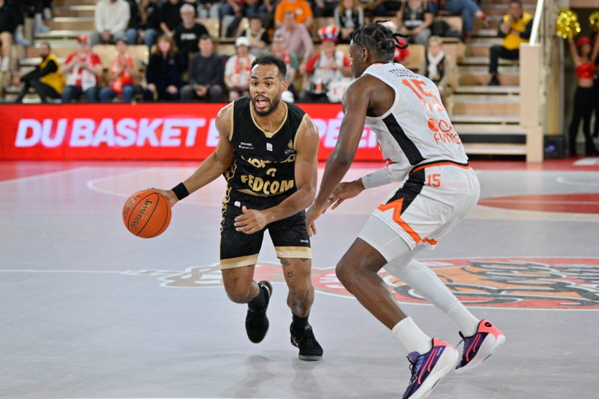 Με το θέαμα στους δύο «εμφύλιους»