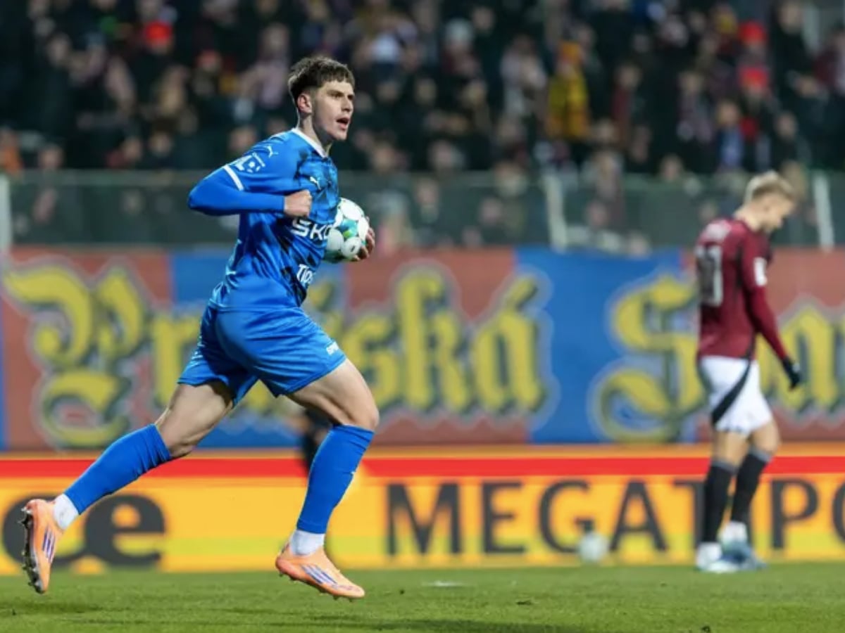 Βικτόρια Πλζεν - Μλάντα Μπόλεσλαβ