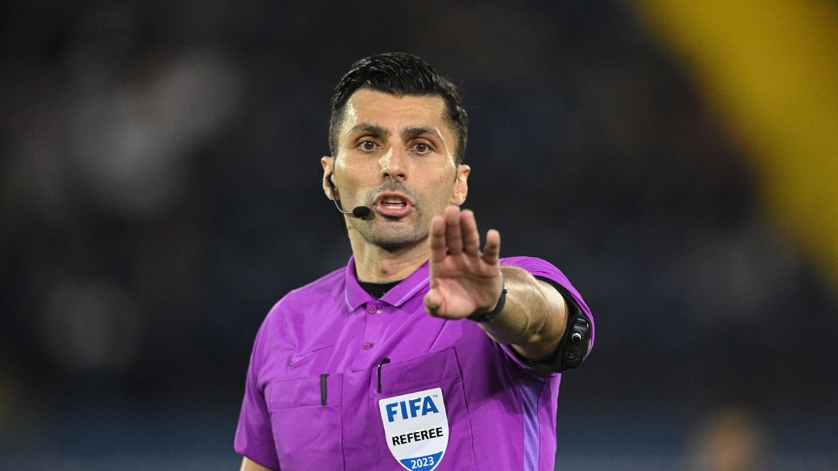 AEK - OΦΗ διαιτητής