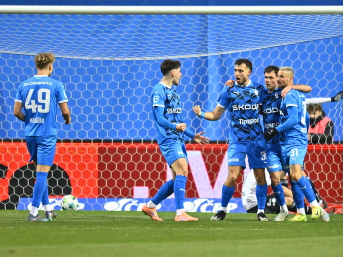 Χράντετς Κράλοβε - Μλάντα Μπόλεσλαβ