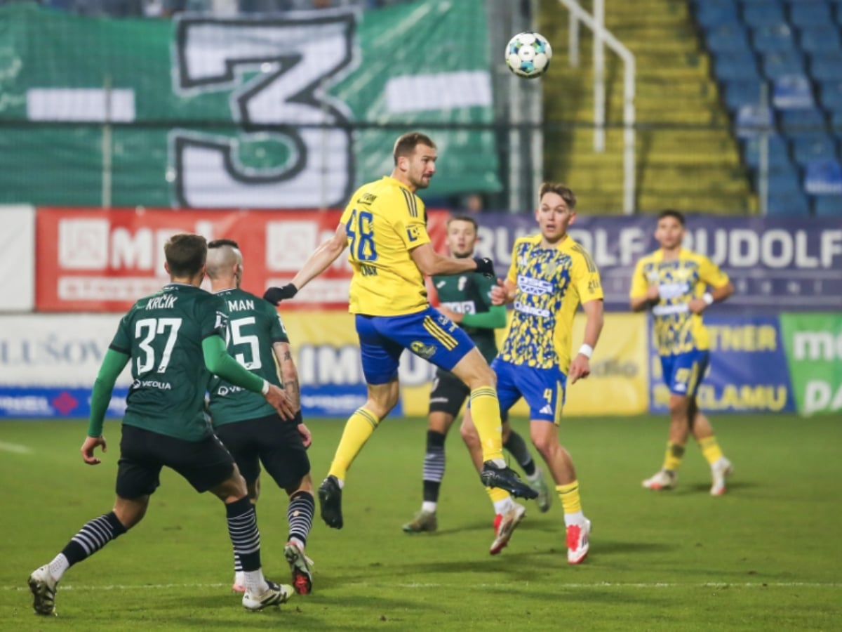 Μλάντα Μπόλεσλαβ - Ζλιν