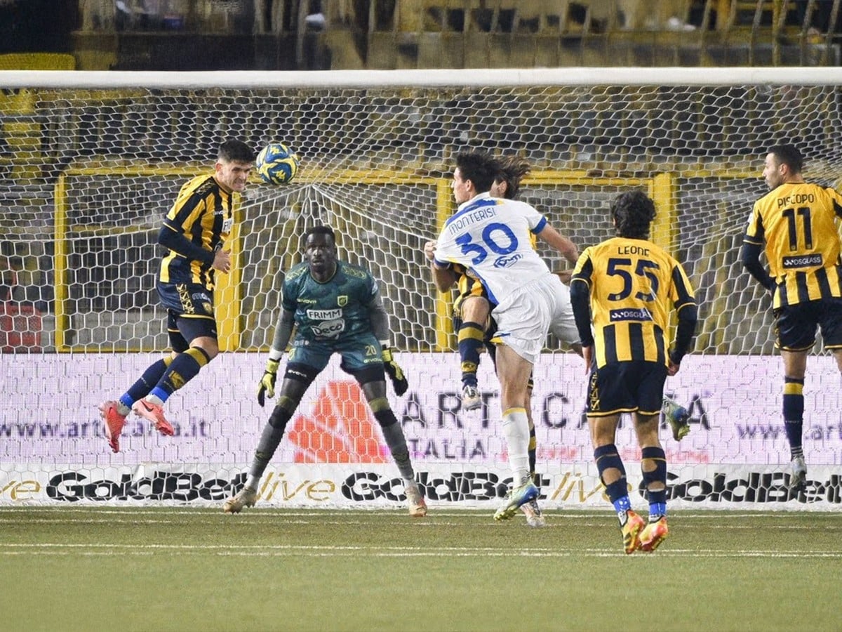 Φροζινόνε - Γιούβε Στάμπια