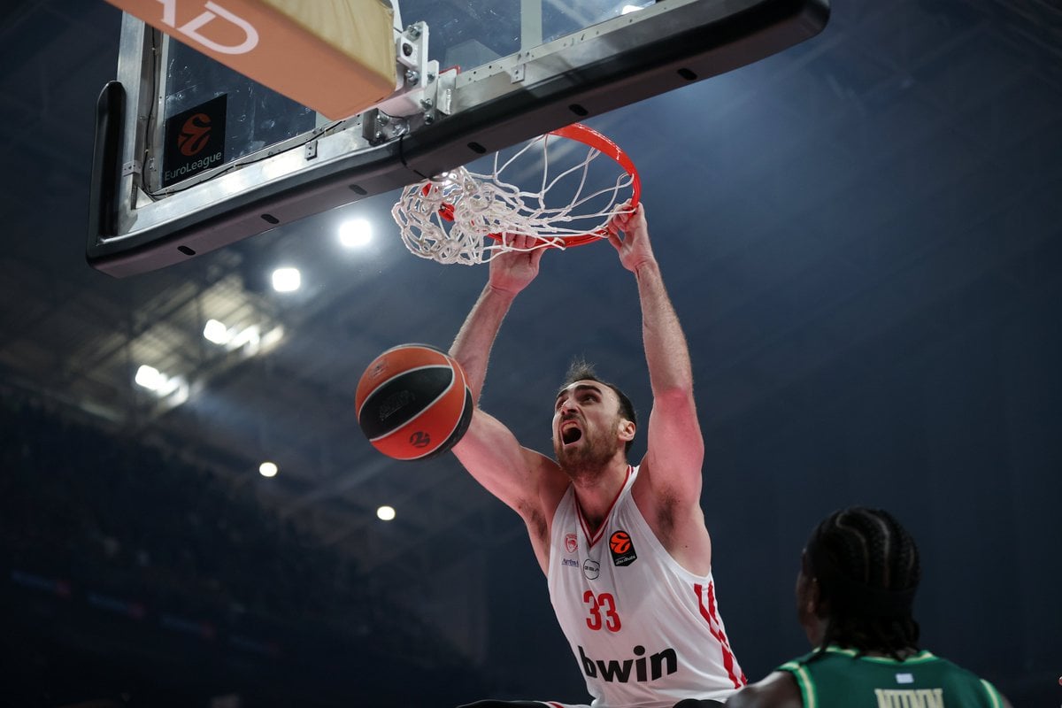 Κομβική η επιστροφή Μιλουτίνοφ