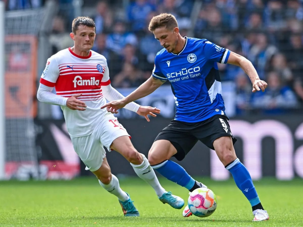 Αρμίνια Μπίλεφελντ - Χόλσταϊν Κίελ