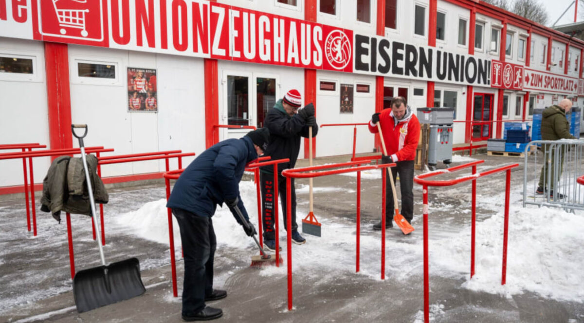 Χιόνια στο καμπαναριό…