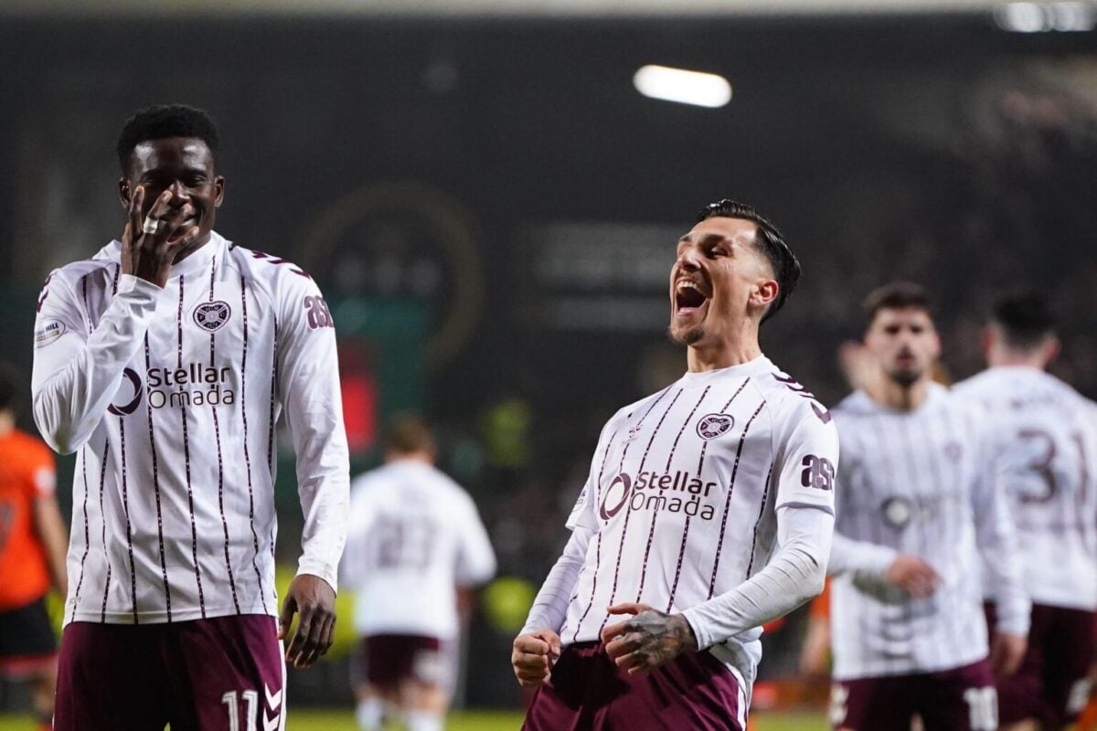 Μεγαλώνει την ψαλίδα