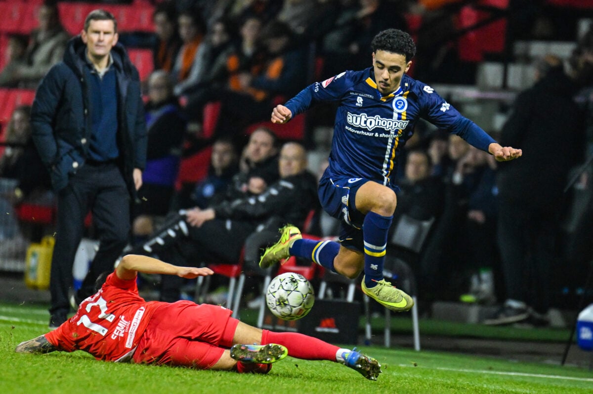 Με το βλέμμα στα δίχτυα