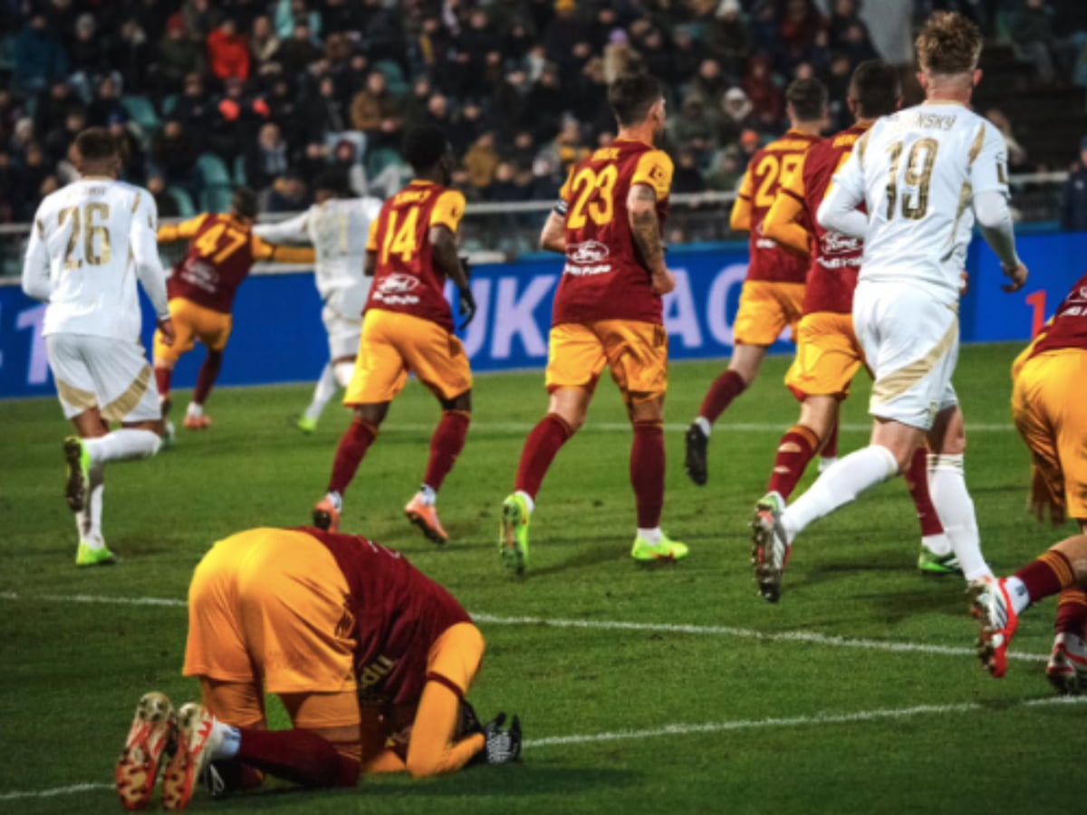 Χράντετς Κράλοβε - Ντούκλα Πράγας