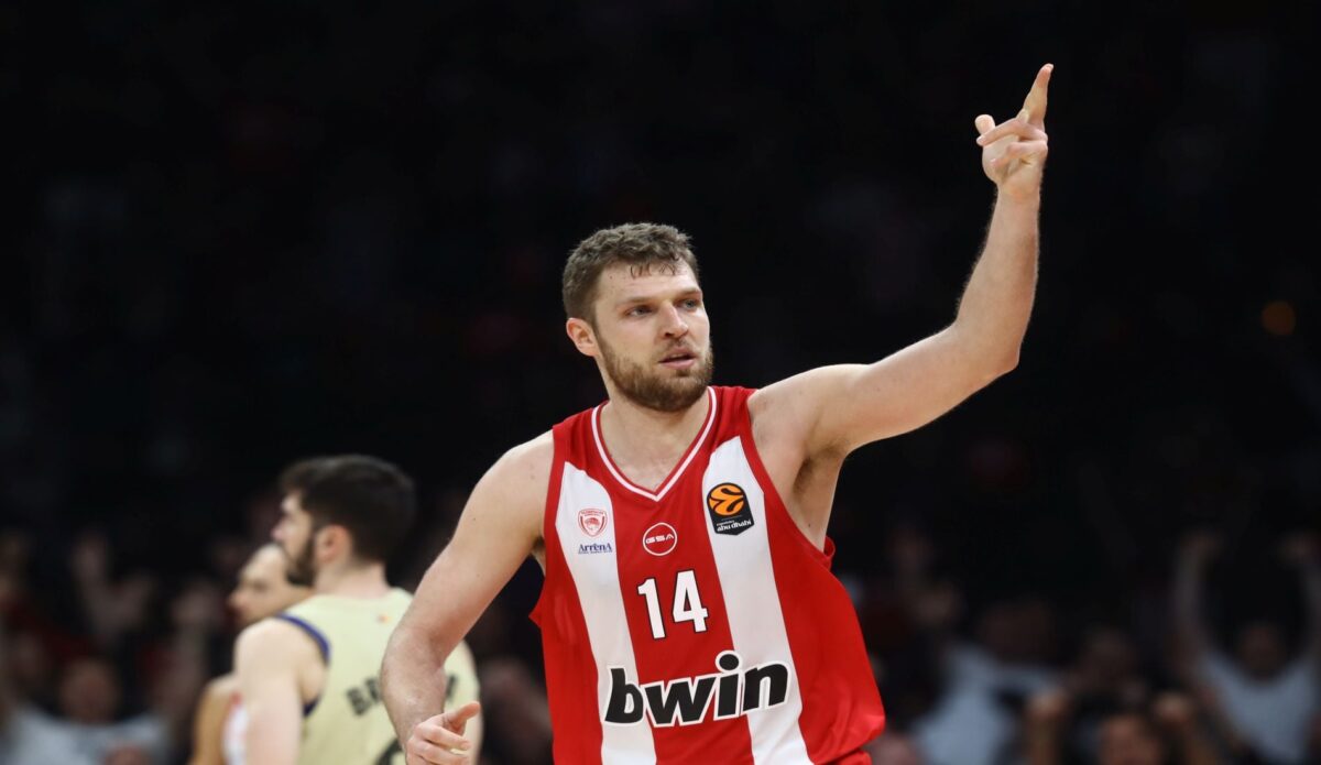 Ανεβάζουν ταχύτητα οι Πειραιώτες