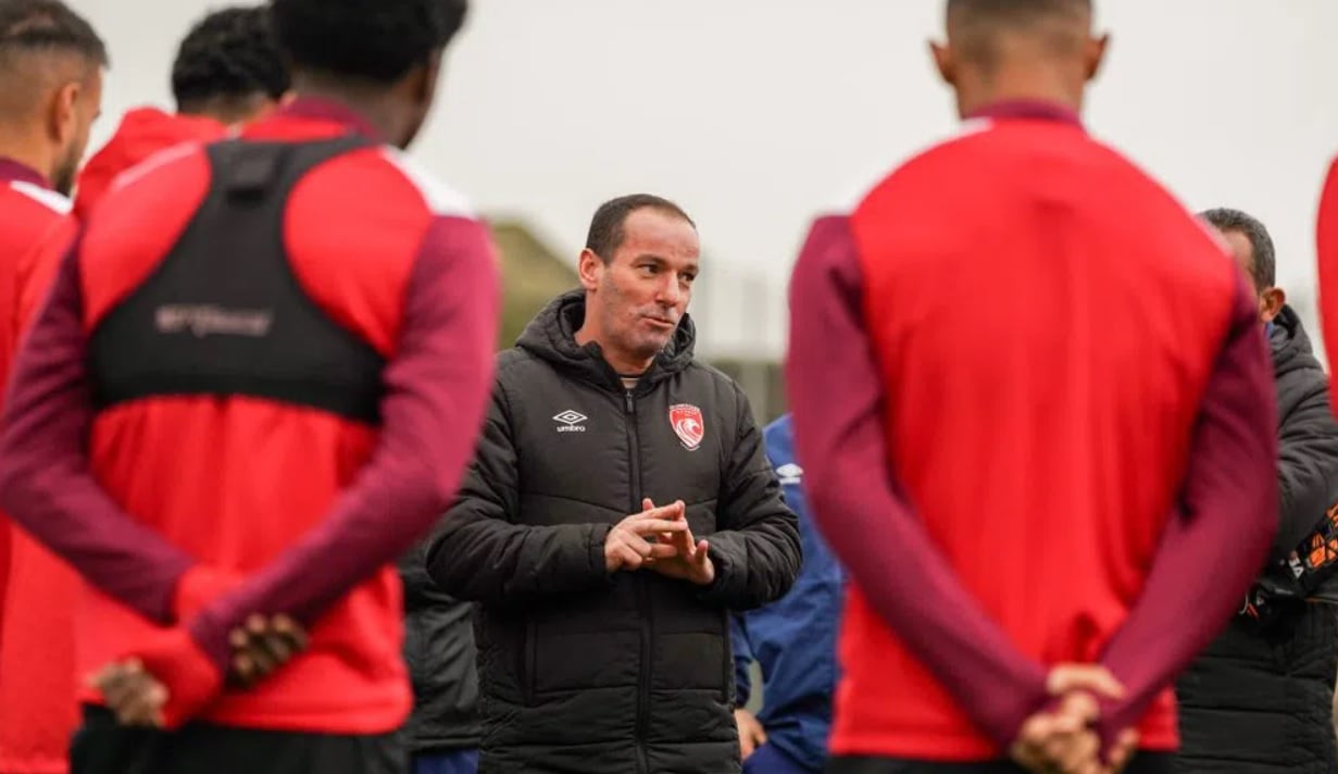 Εστρέλα Αμαδόρα - Σάντα Κλάρα