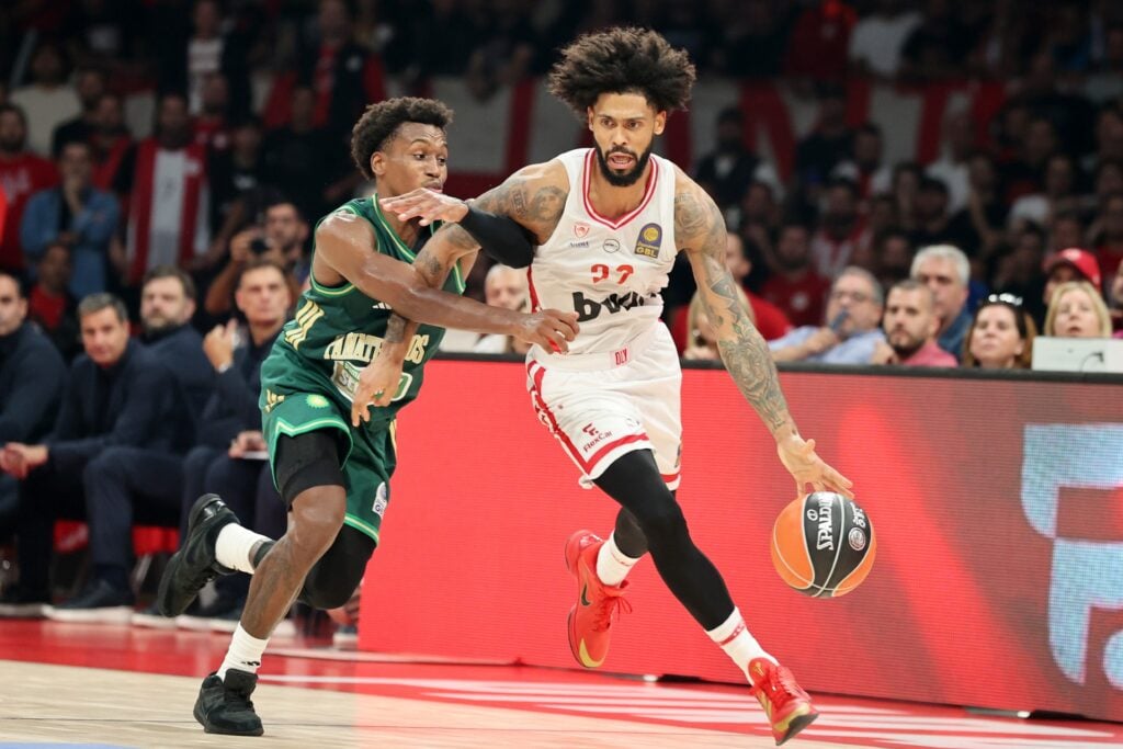 Το ντέρμπι των αιωνίων αντιπάλων με ενισχυμένες αποδόσεις!