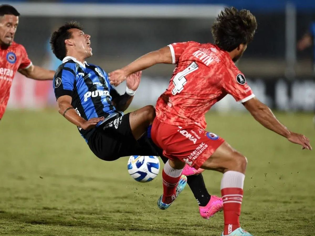 Αρχεντίνος Τζούνιορς - Μπαράκας Σεντράλ