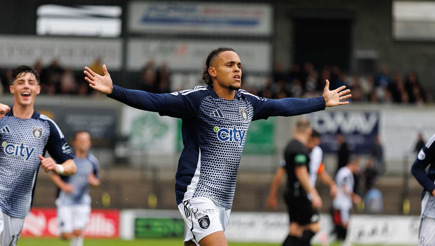 eir-gioyn-koyins-park-100326