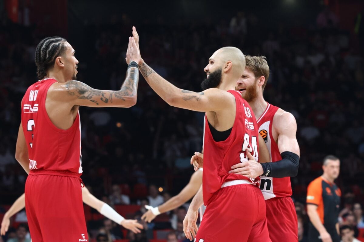 Αγγίζει τη τετράδα με ειδικά στοιχήματα!