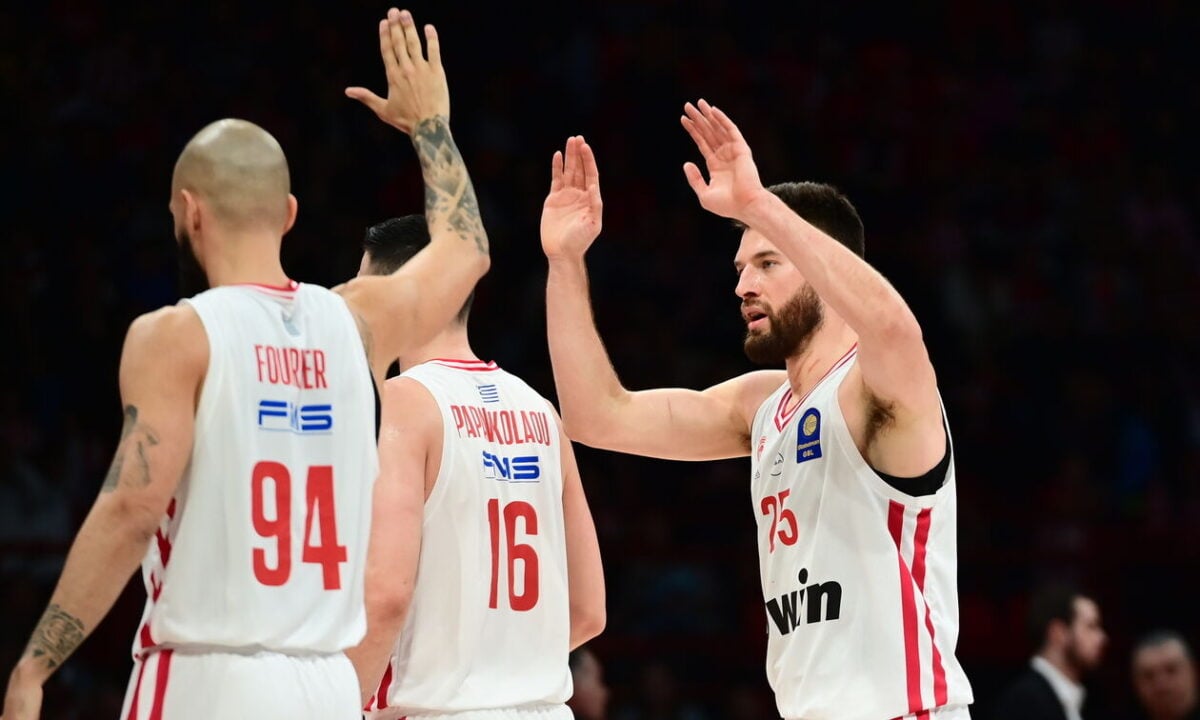 Deal–«μαμούθ» των 55 εκατ.: Η SuperBet «ντύνει» τον Ολυμπιακό μέχρι το 2032