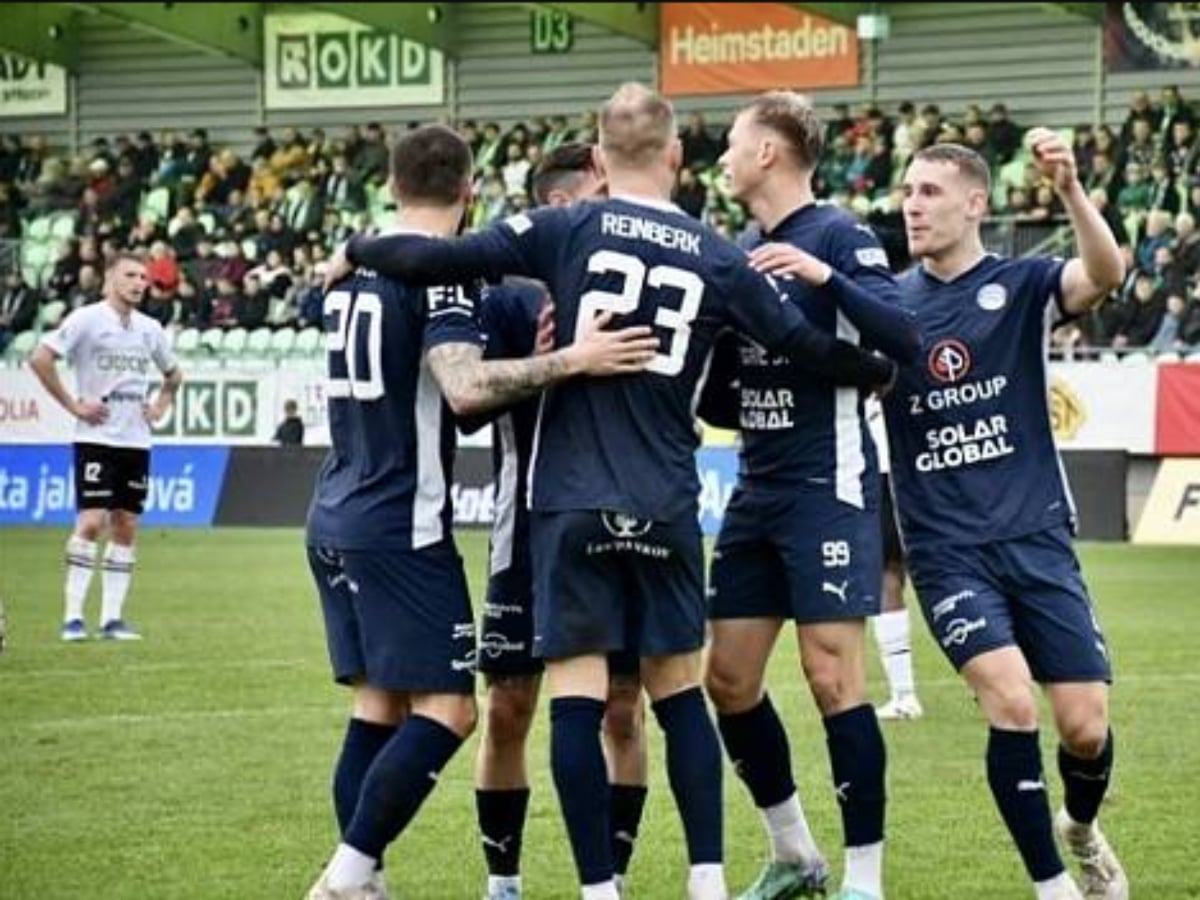 Σλοβάτσκο - Μλάντα Μπόλεσλαβ