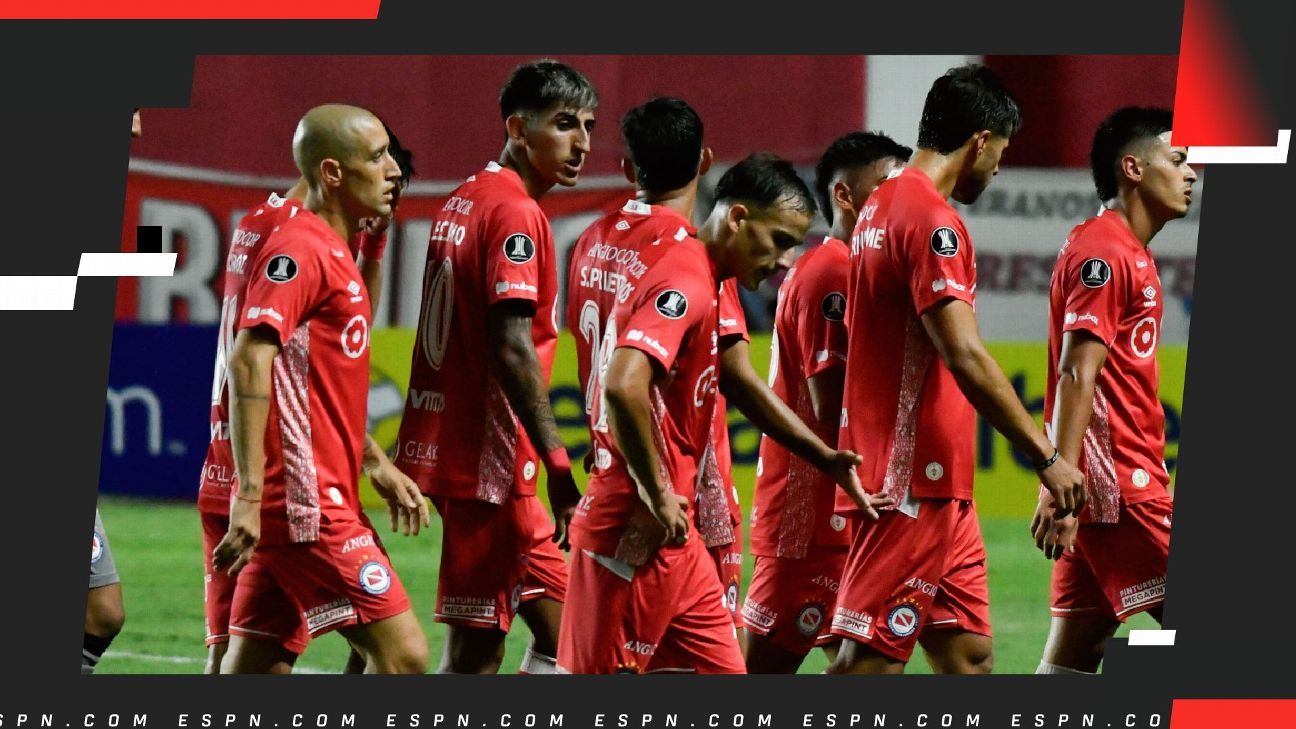 Αρχεντίνος Τζούνιορς - Μπάνφιλντ