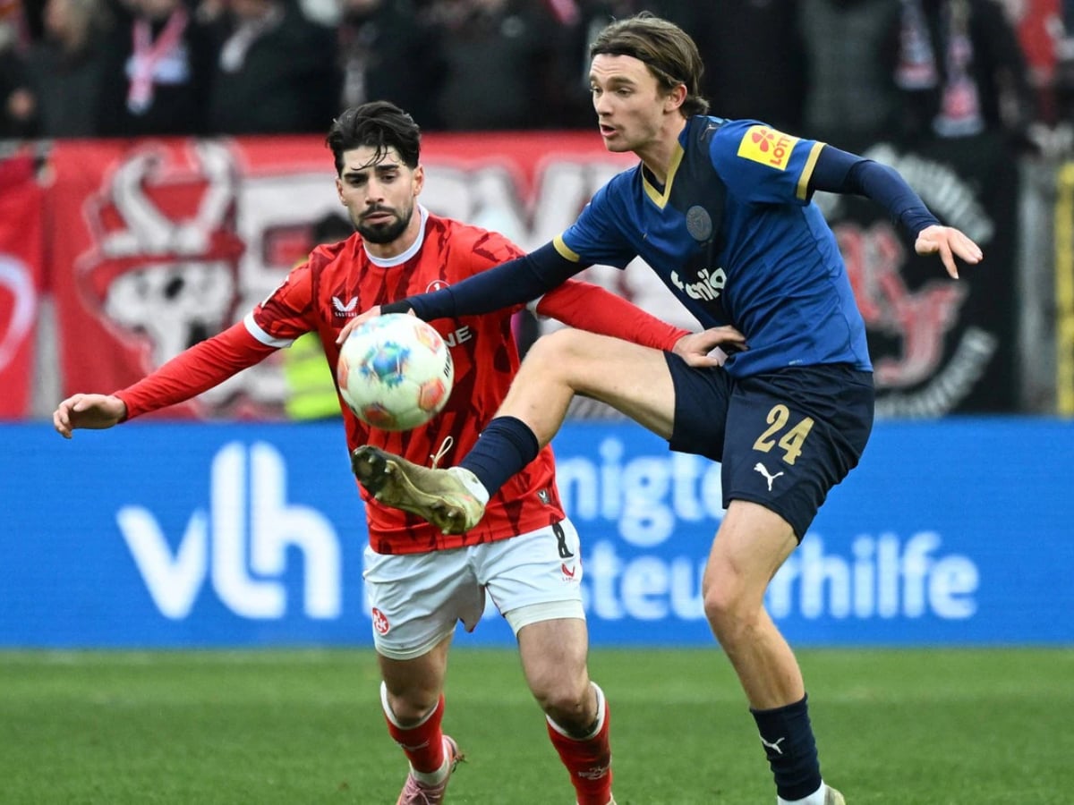 Χόλσταϊν Κίελ - Κάιζερσλαουτερν