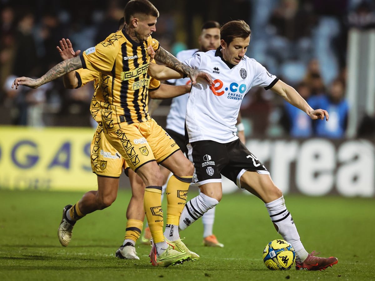 Γιούβε Στάμπια - Τσεζένα