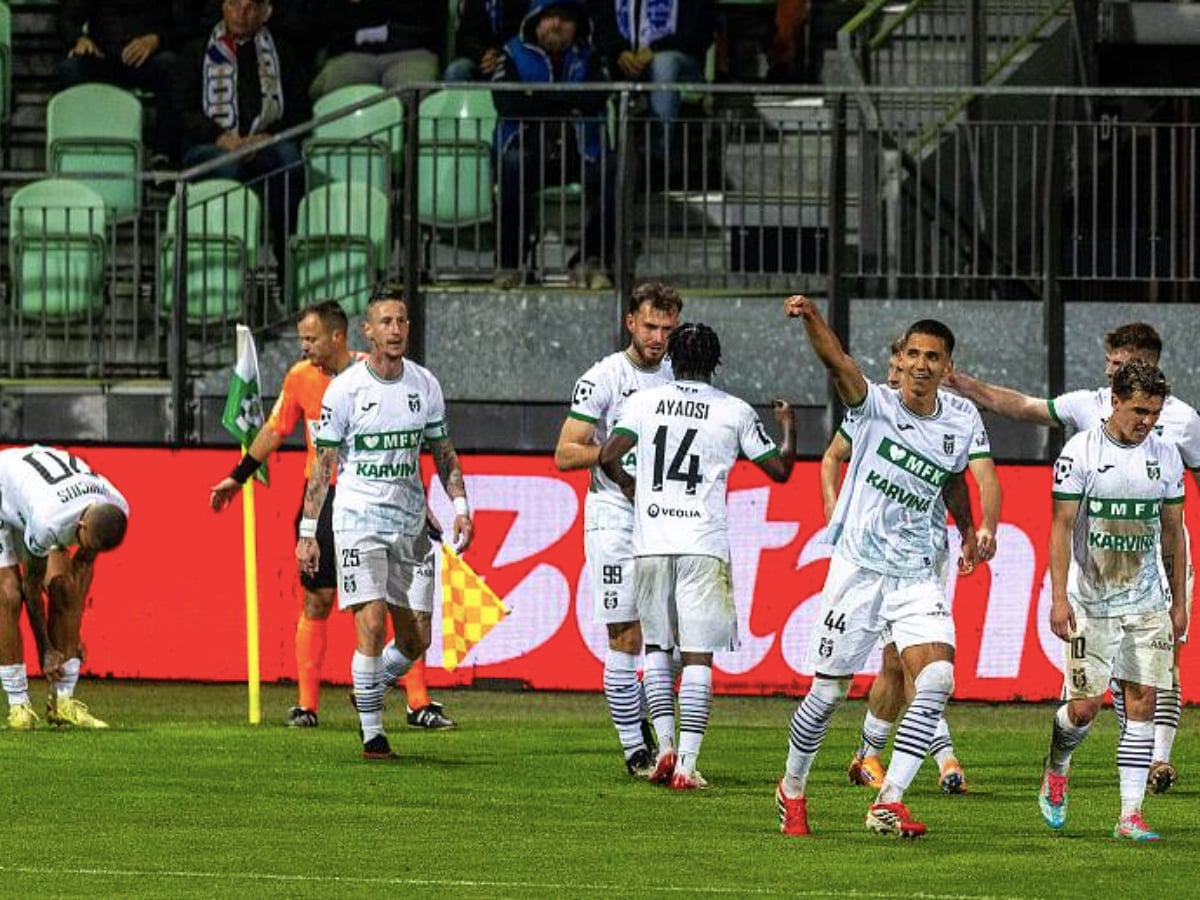 Κάρβινα - Μλάντα Μπόλεσλαβ