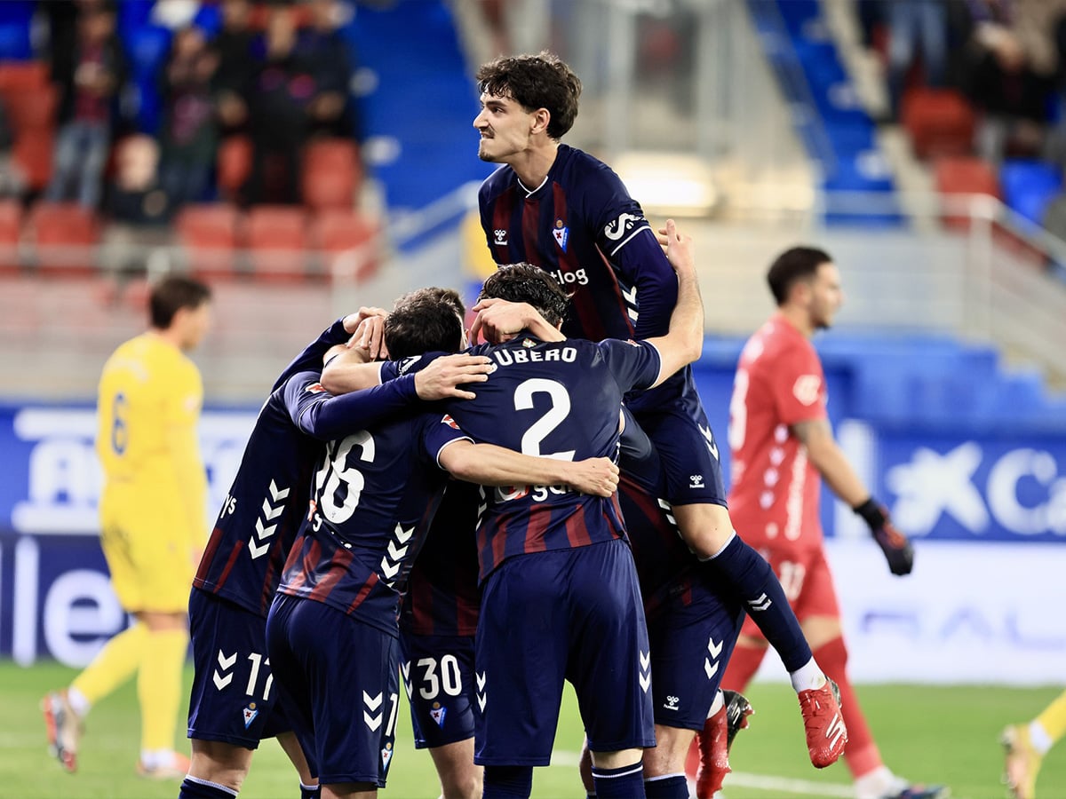 Σοσιεδάδ Β - Έιμπαρ